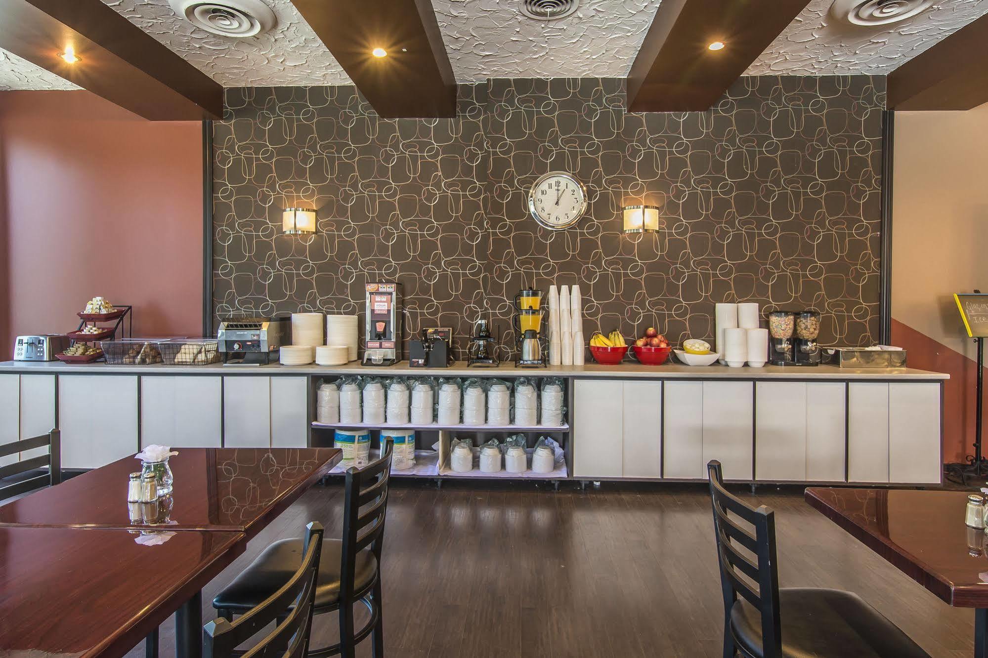 Hotel Le Principal Гранби Экстерьер фото